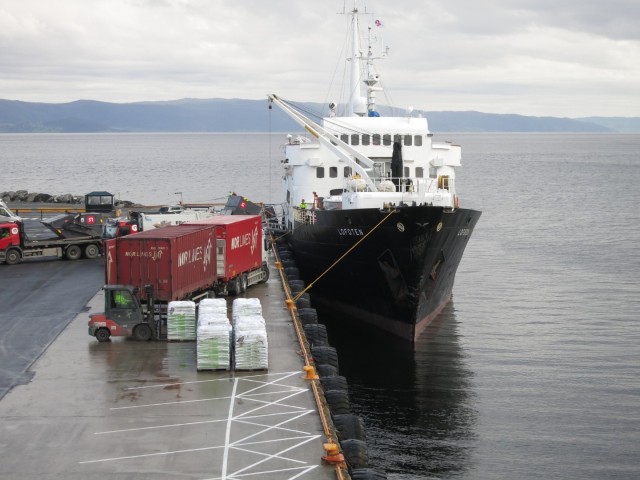 Hurtigruten_2015-06-19_09-03
